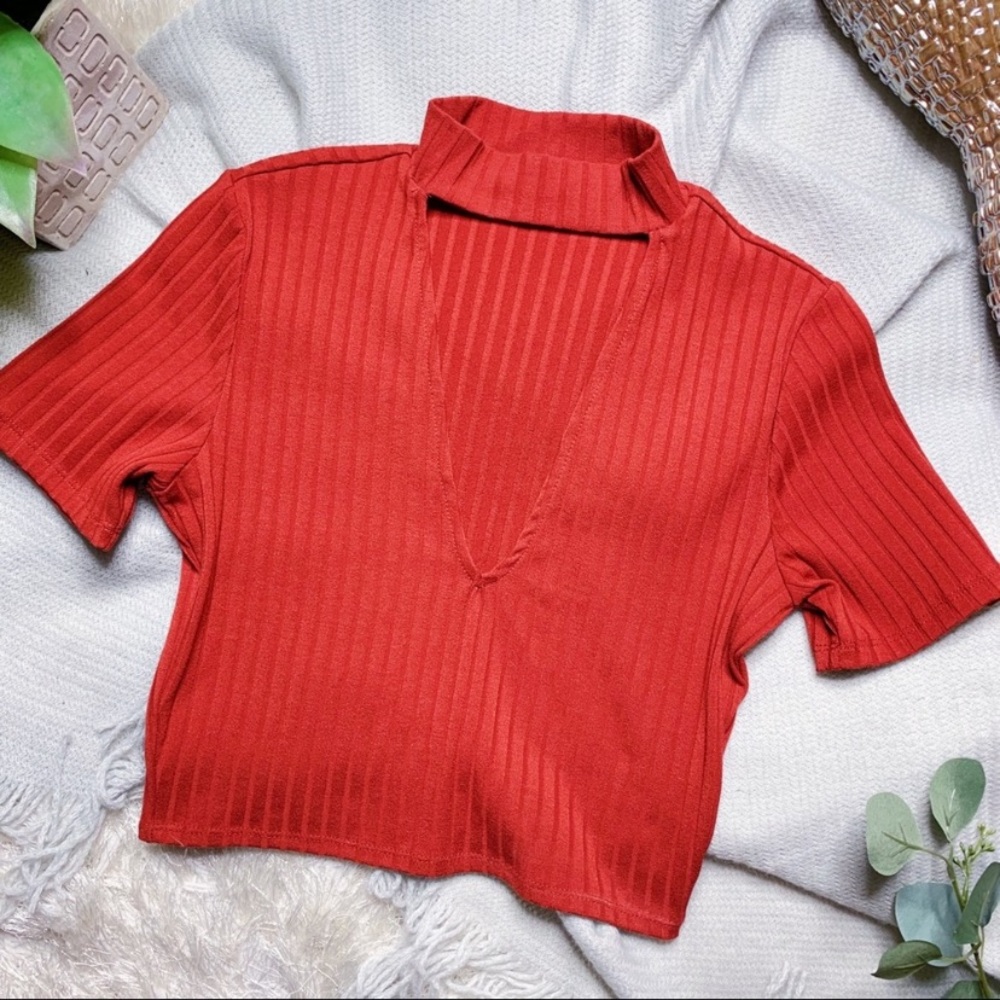 ⚡️SALE Express Cutout Crop Top - Picture 1 of 5